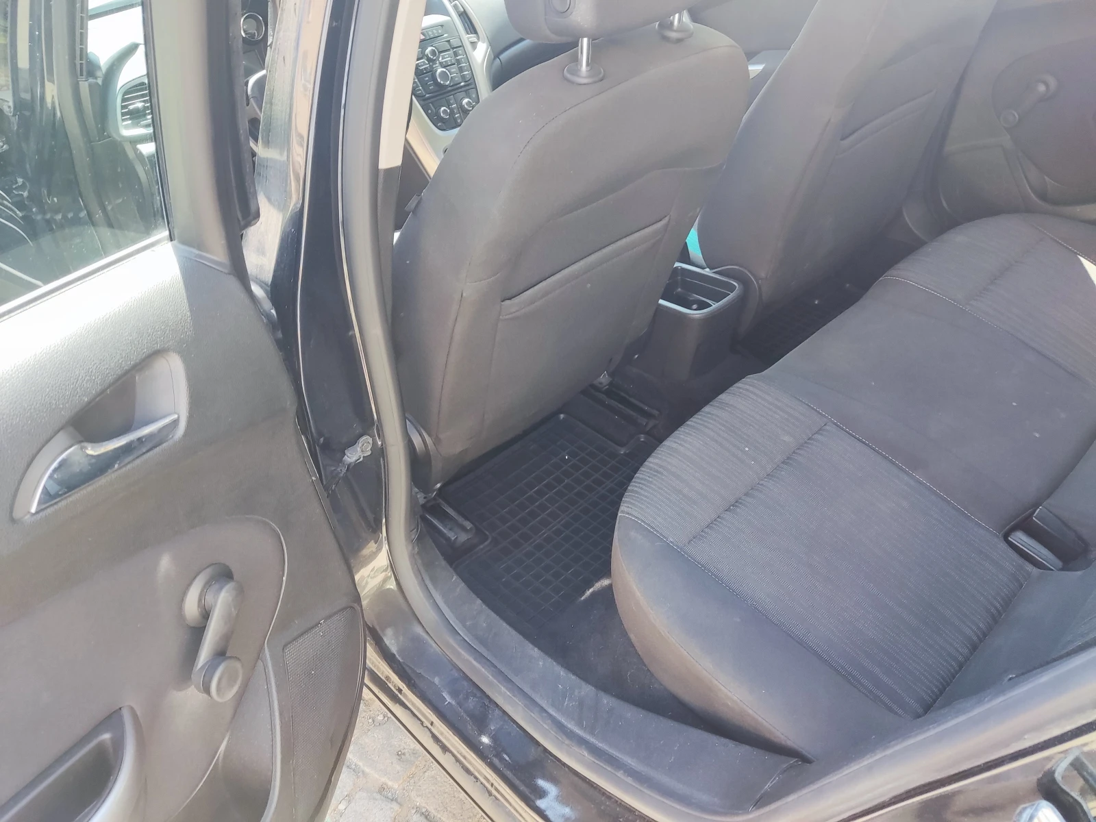 Opel Astra 1, 7 CDTI - изображение 8