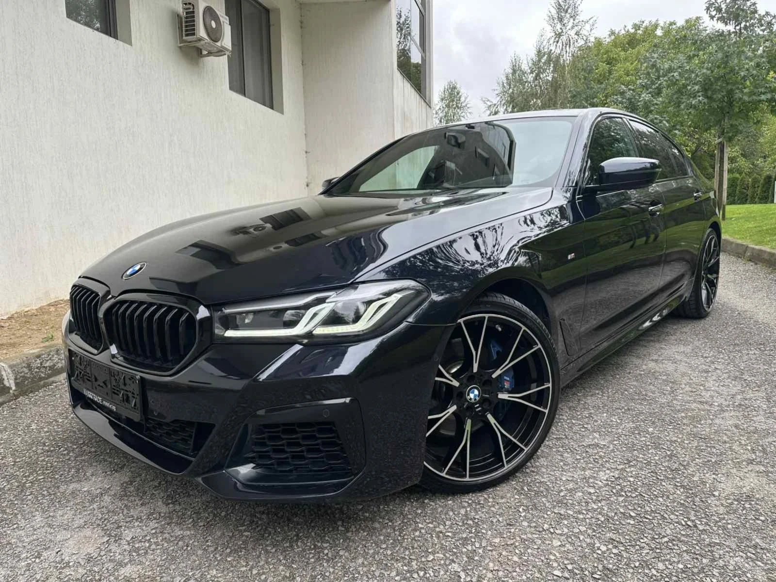 BMW 530 d / FACELIFT 2022 / M-OPTIC - изображение 3
