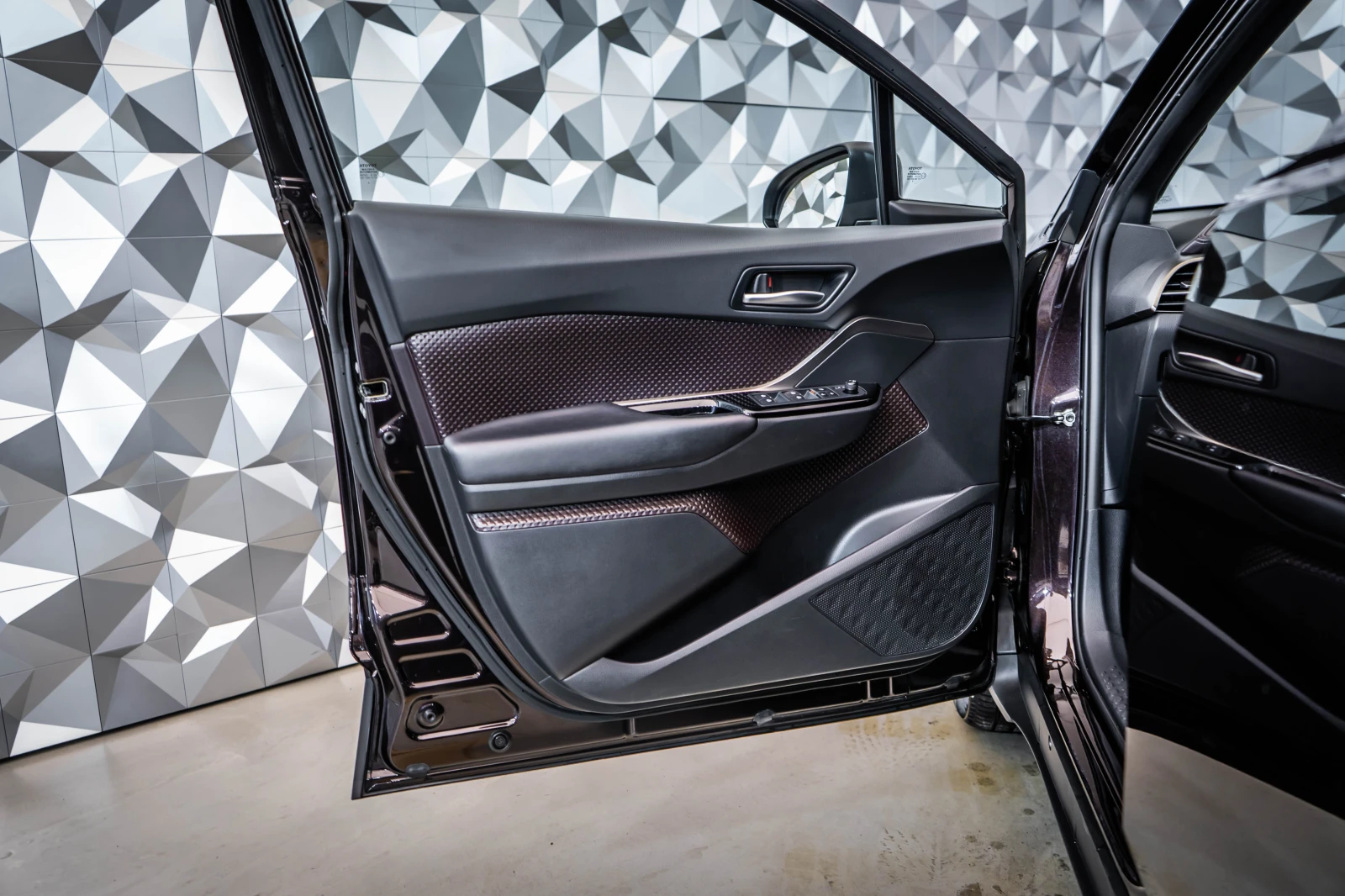 Toyota C-HR 1.8 HYBRID Classy* JBL - изображение 7