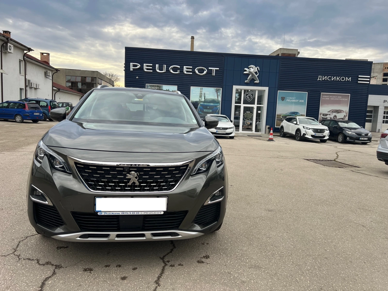 Peugeot 3008 ALLURE 1.5 e-HDi 130 EAT8 - изображение 2