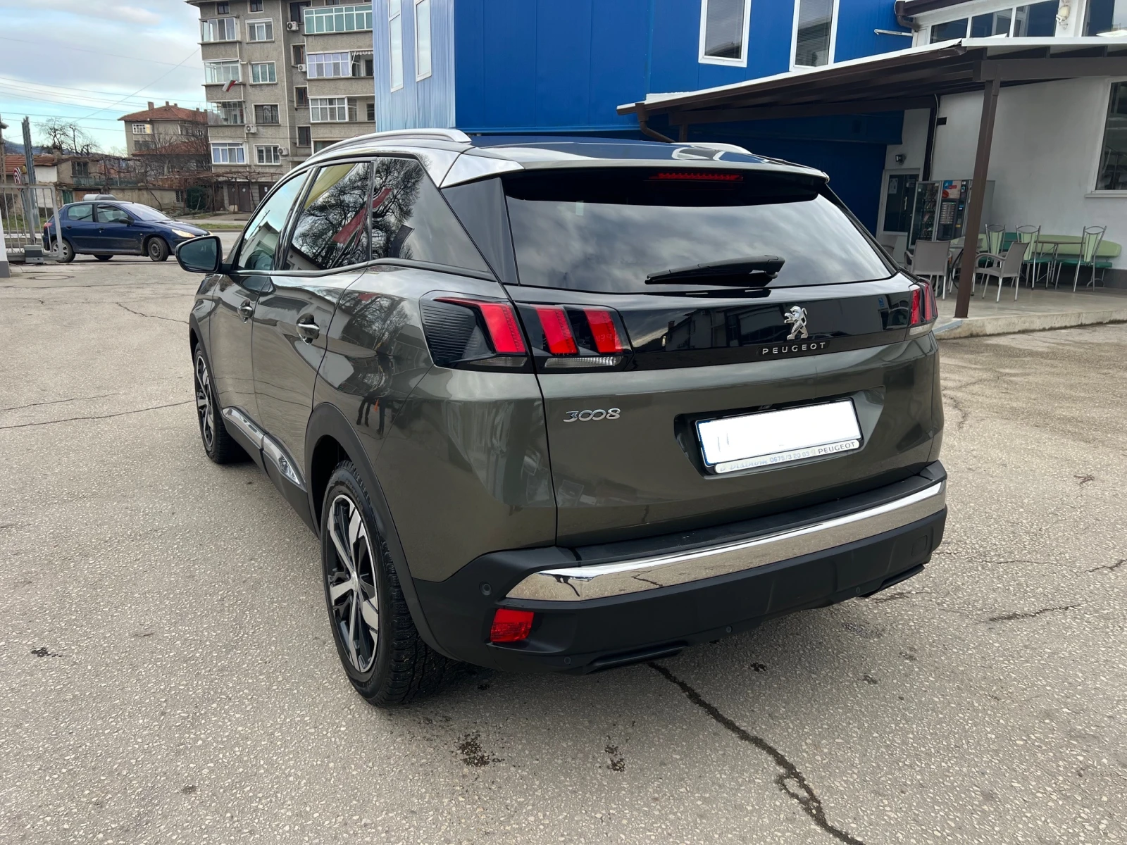 Peugeot 3008 ALLURE 1.5 e-HDi 130 EAT8 - изображение 5