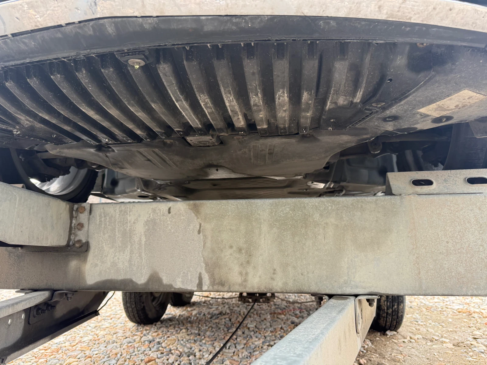 Mercedes-Benz E 220 * AMG Пакет*  - изображение 7