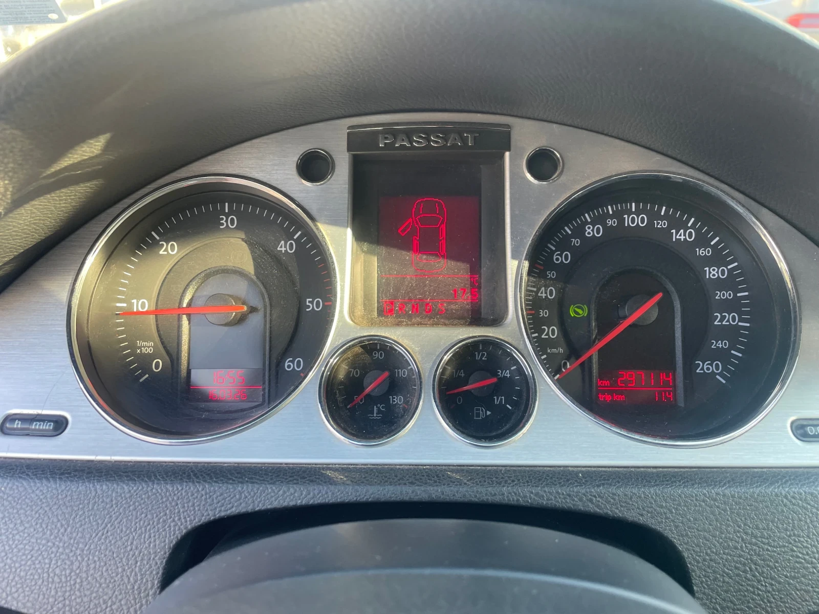 VW Passat 2.0 TDI 140 кс Автомат 🔝, снимка 14 - Автомобили и джипове - 53866886