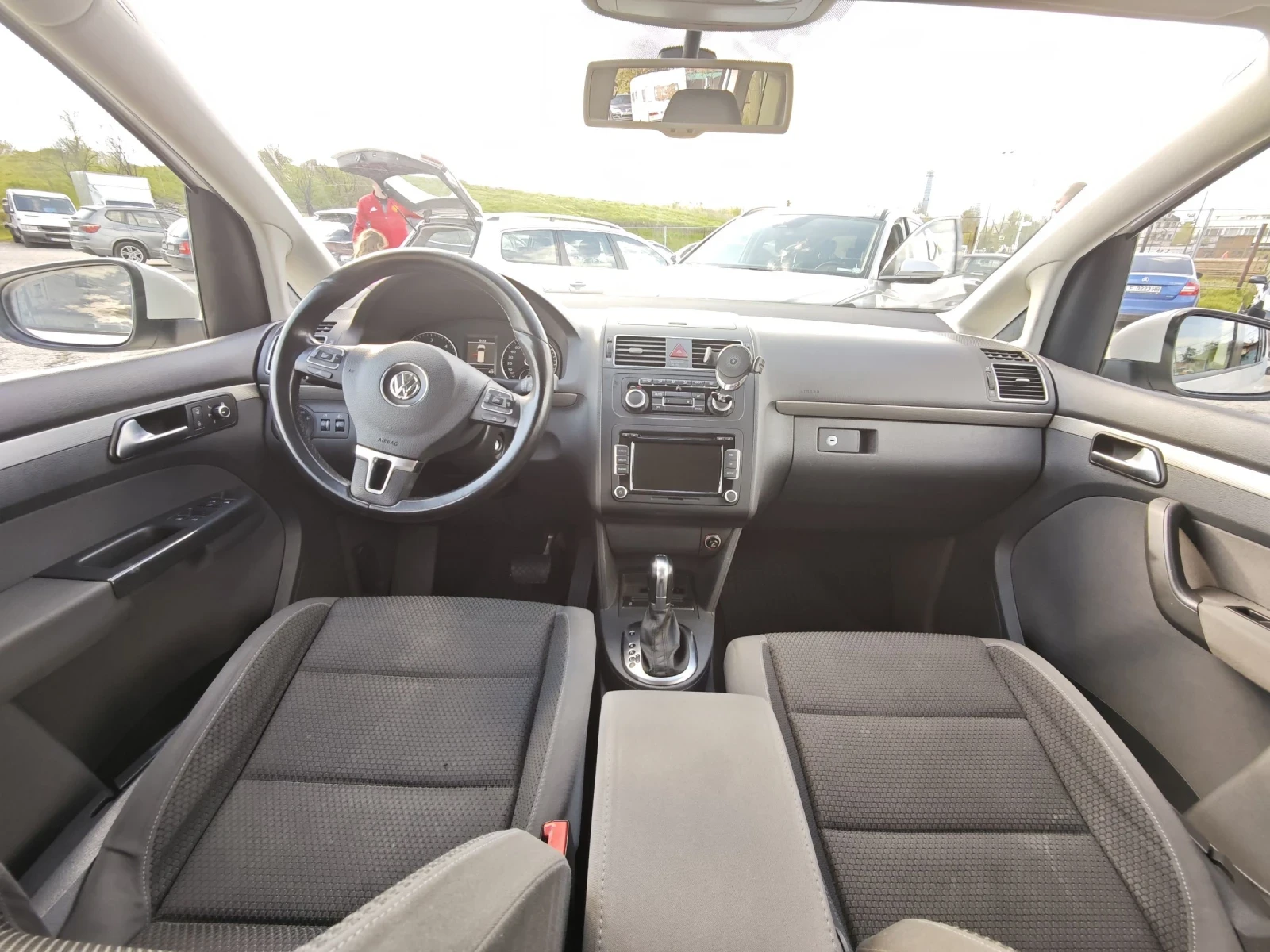 VW Touran Ван, снимка 10 - Автомобили и джипове - 54390054