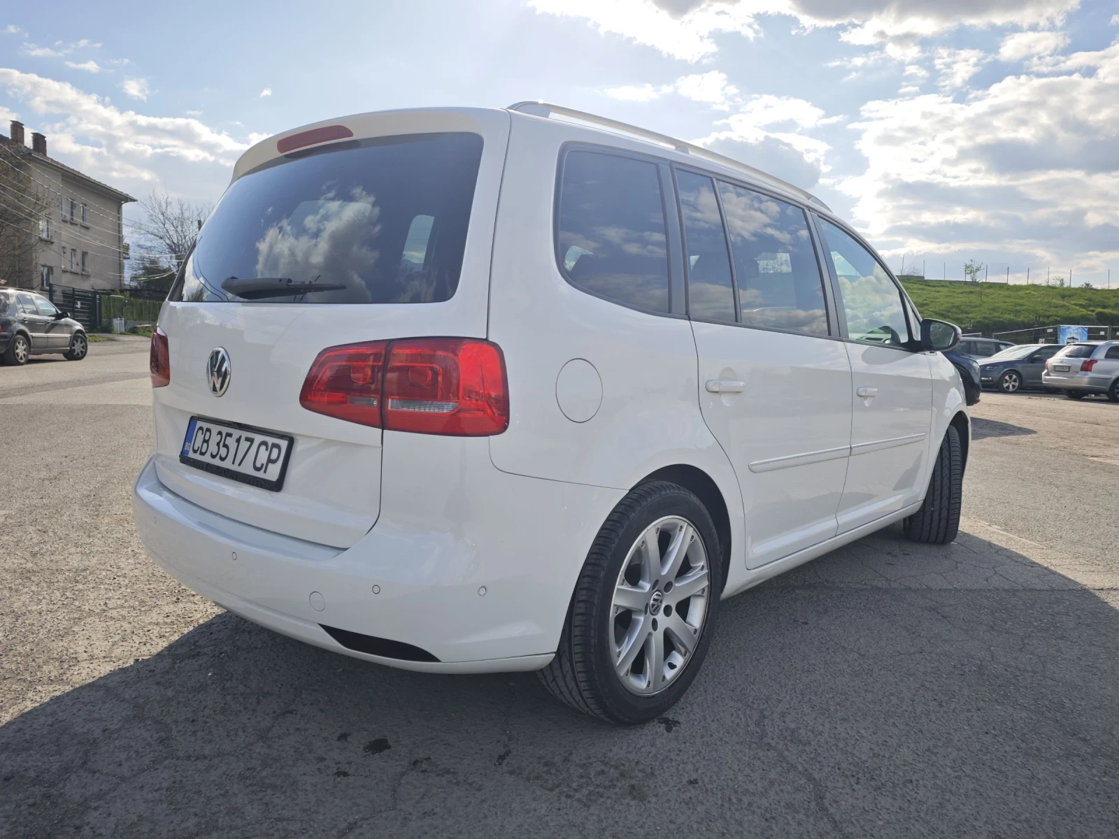 VW Touran Ван, снимка 4 - Автомобили и джипове - 54390054