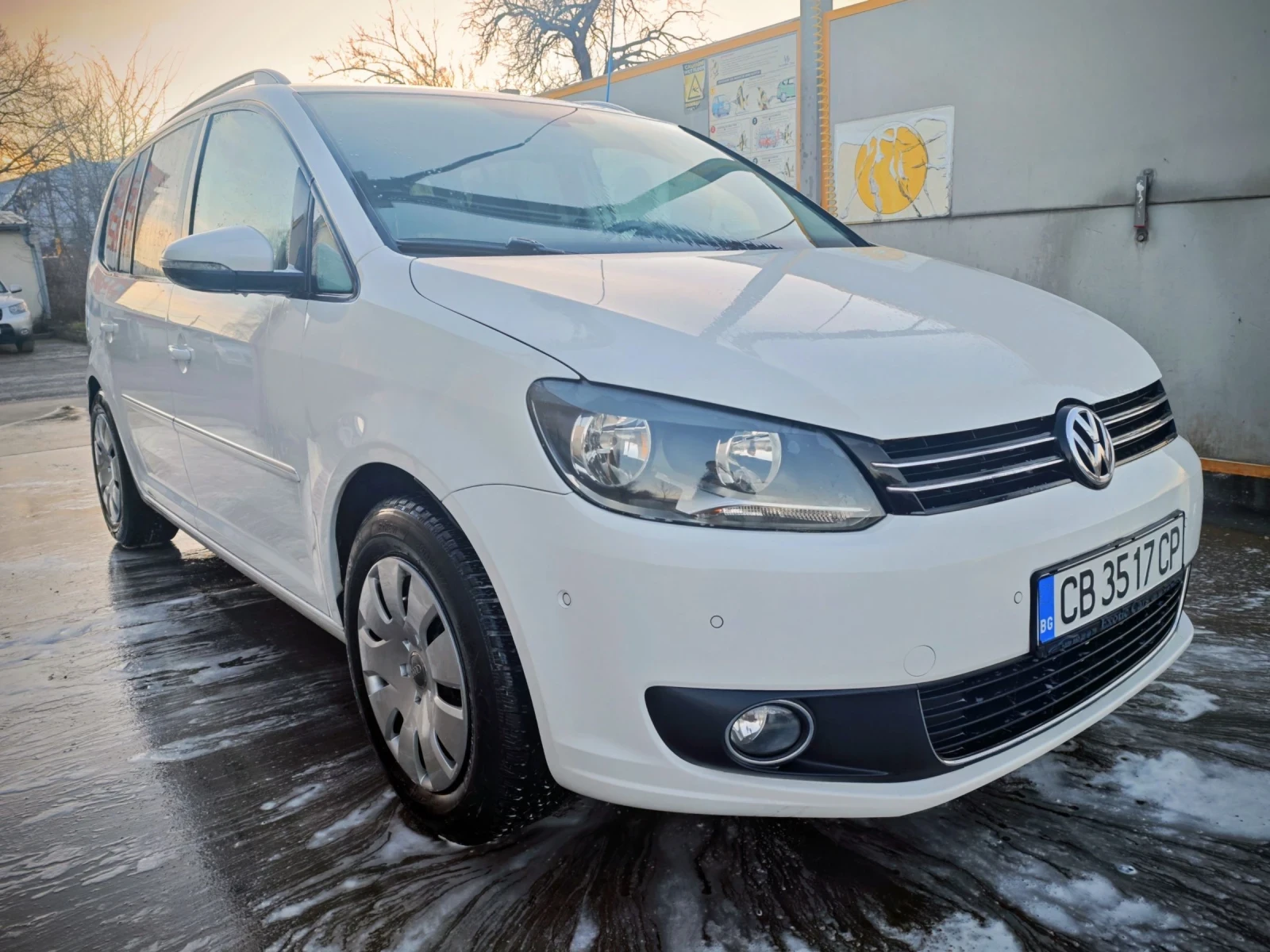 VW Touran Ван, снимка 16 - Автомобили и джипове - 54390054