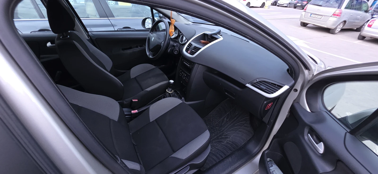 Peugeot 207, снимка 6 - Автомобили и джипове - 54393143
