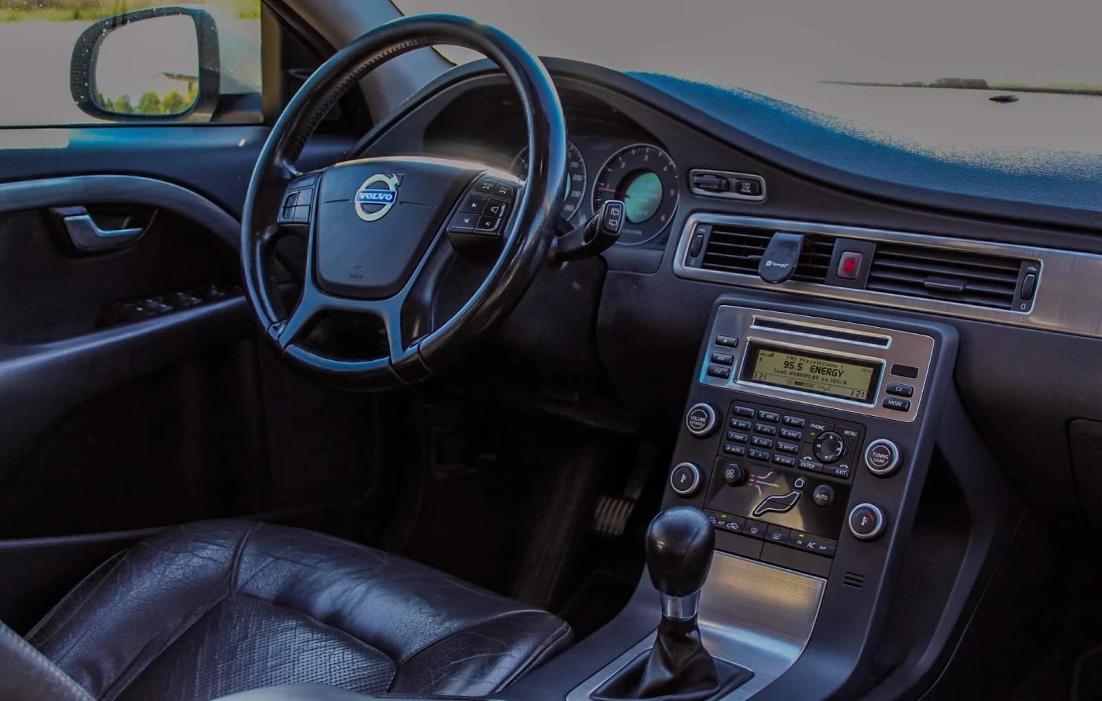 Volvo V70, снимка 7 - Автомобили и джипове - 54714968
