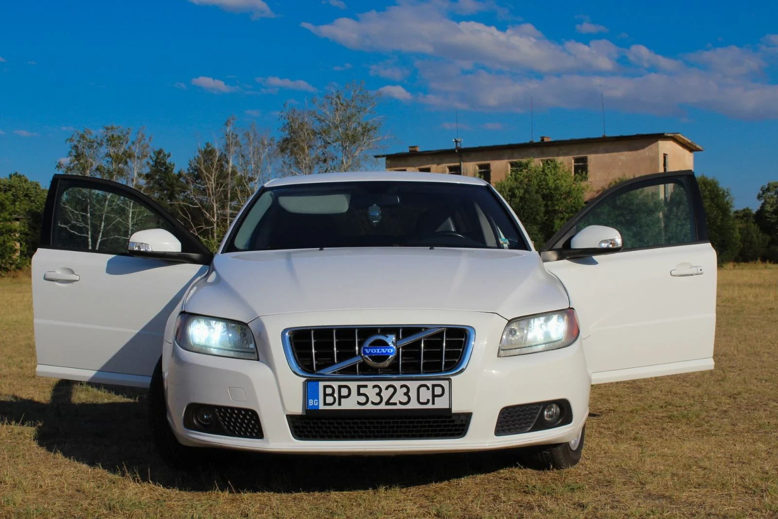 Volvo V70, снимка 3 - Автомобили и джипове - 54714968