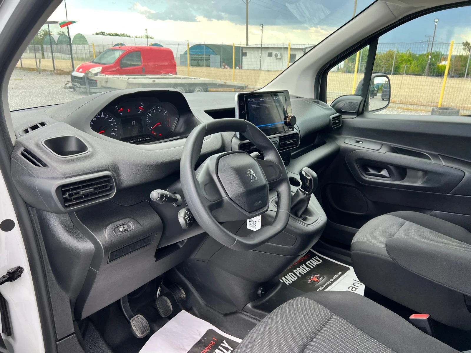 Peugeot Partner Като нов, снимка 9 - Автомобили и джипове - 54922093