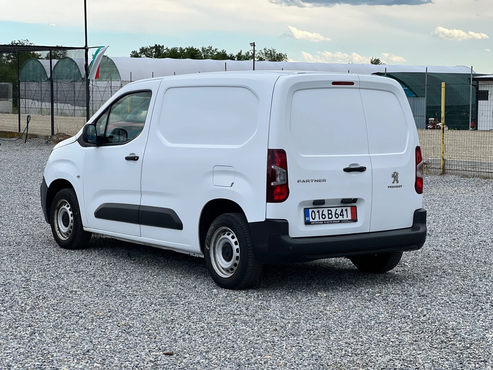 Peugeot Partner Като нов, снимка 4 - Автомобили и джипове - 54922093