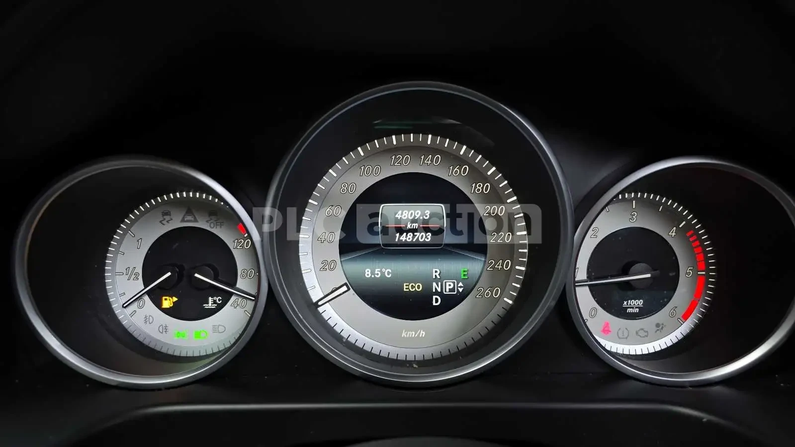 Mercedes-Benz E 220, снимка 8 - Автомобили и джипове - 55017181
