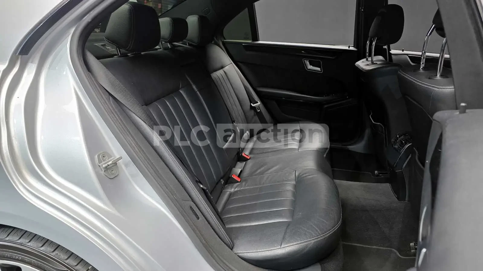 Mercedes-Benz E 220, снимка 12 - Автомобили и джипове - 55017181