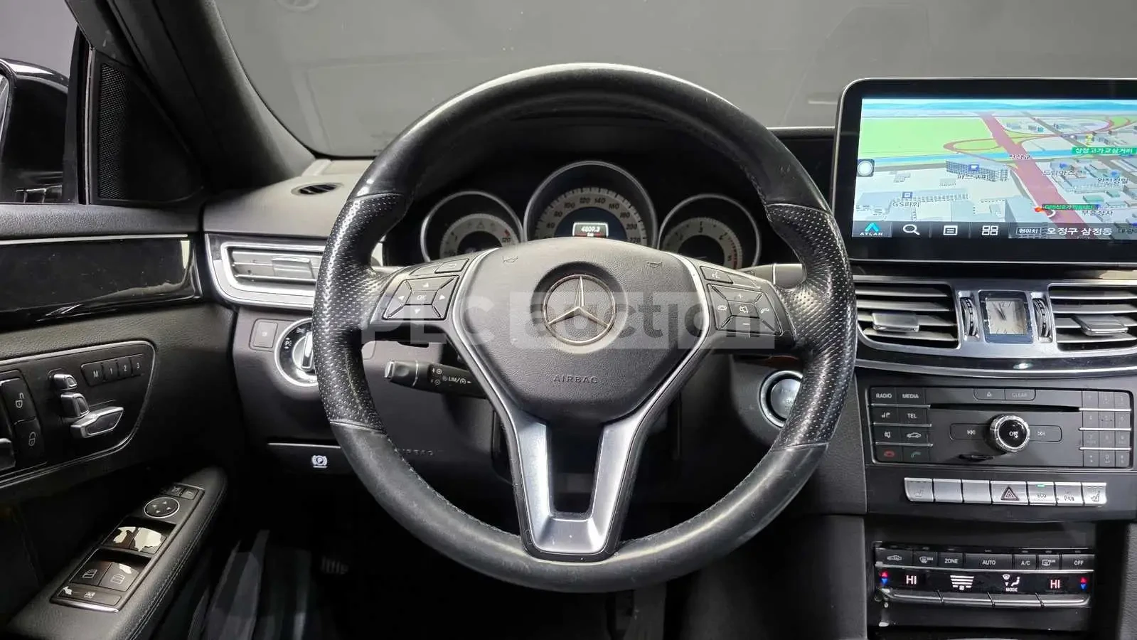 Mercedes-Benz E 220, снимка 13 - Автомобили и джипове - 55017181