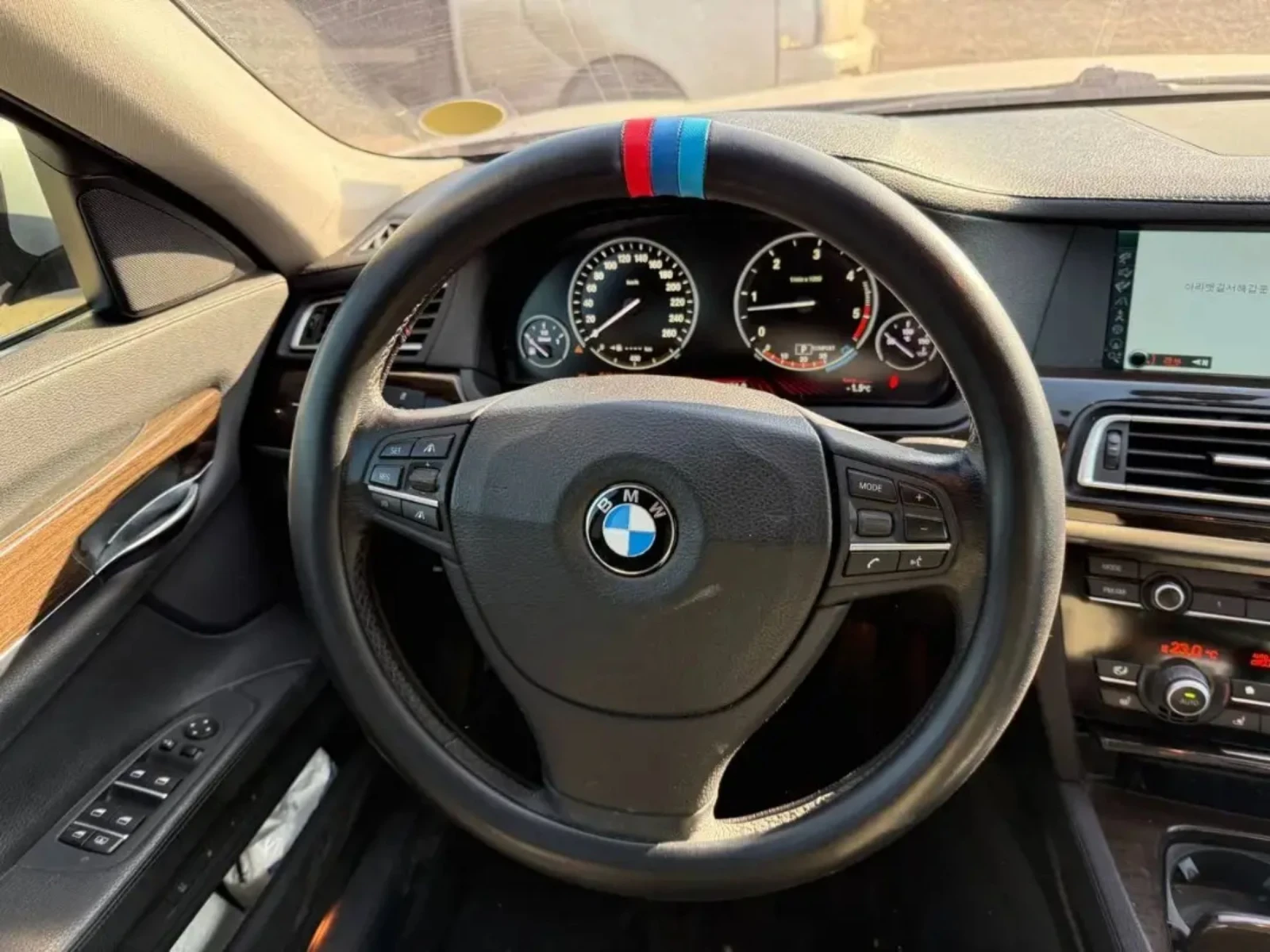 BMW 730 2011г F01 Фул Екстри.Всички функционират , снимка 8 - Автомобили и джипове - 55042745