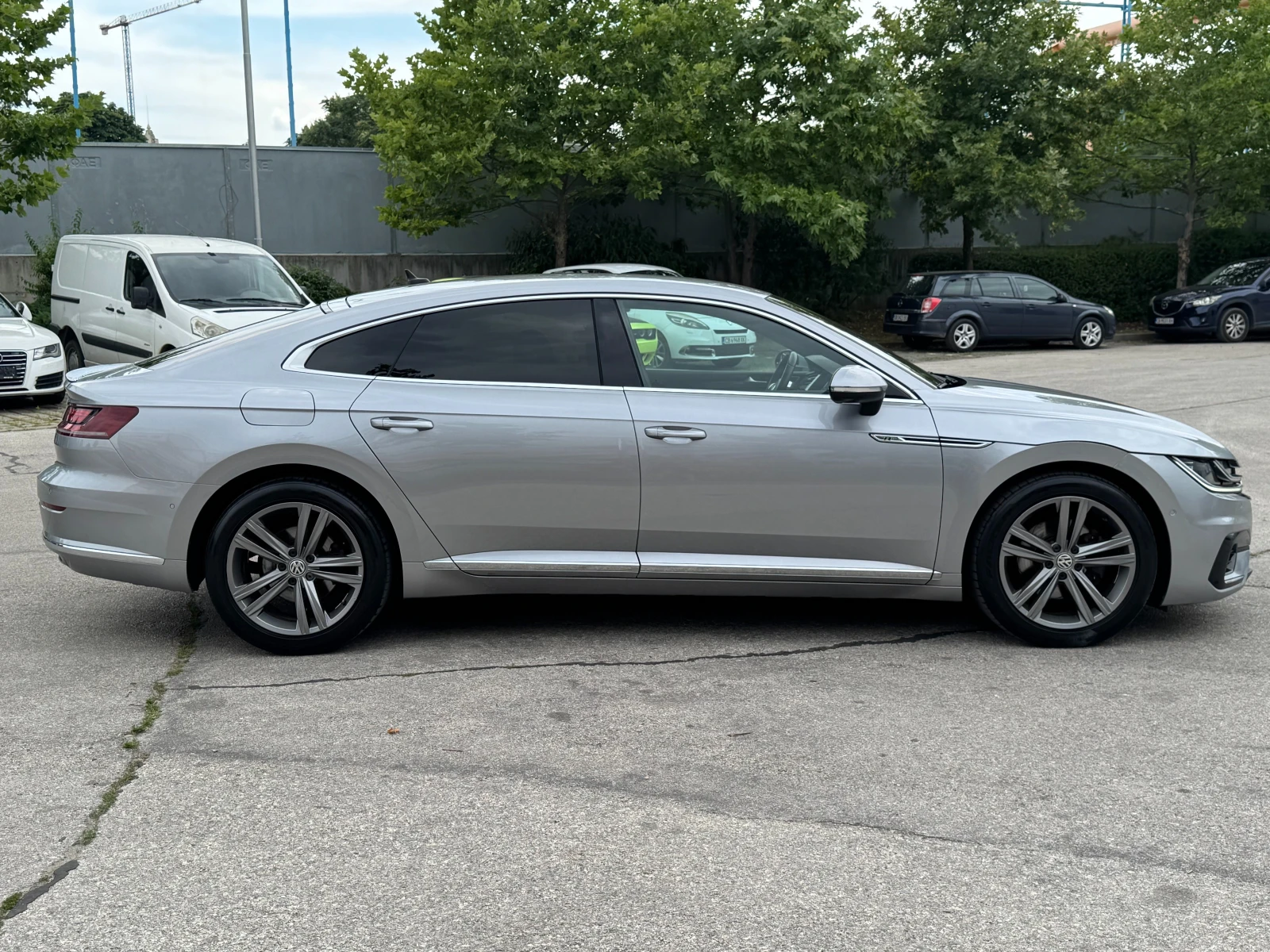 VW Arteon 2.0i 190 к.с./от БГ/ГАРАНЦИЯ, снимка 6 - Автомобили и джипове - 55330344