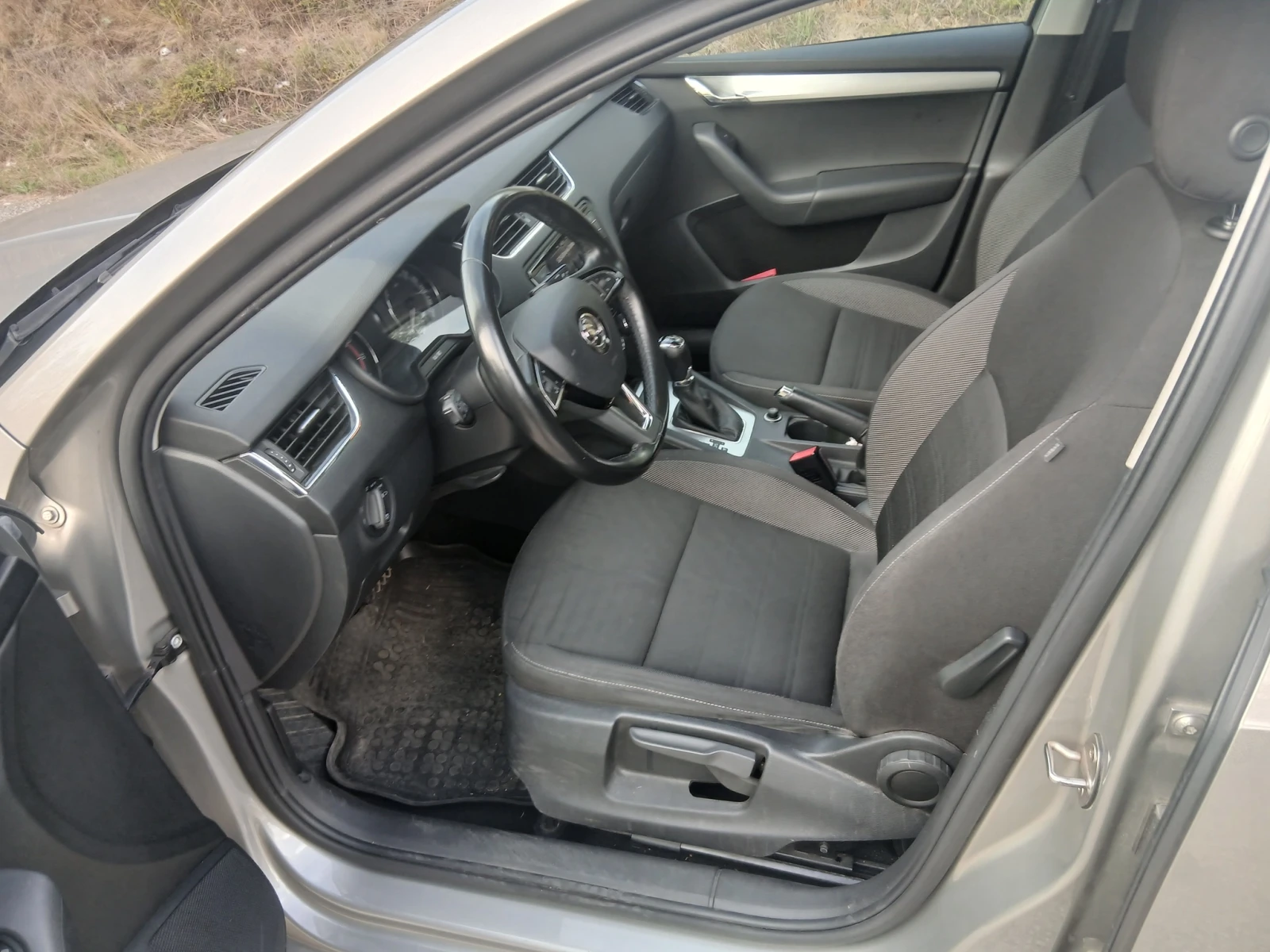 Skoda Octavia 1, 5 TSI, снимка 9 - Автомобили и джипове - 56555255