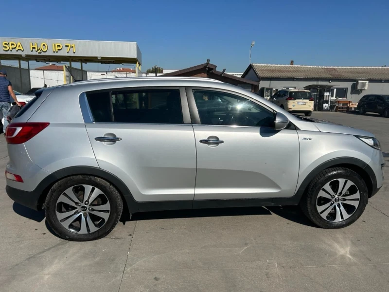 Kia Sportage, снимка 7 - Автомобили и джипове - 48604339