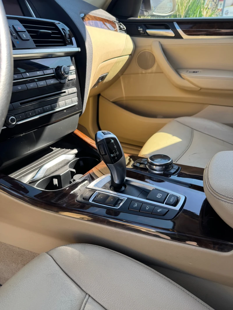BMW X3 FaceLift Фул Екстри 28i, снимка 9 - Автомобили и джипове - 51628272