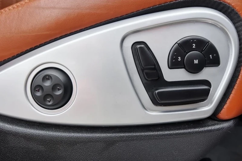 Mercedes-Benz ML 350 BLUETEC* 4Matic* AMG* Keyless* Designo* Подгрев* P, снимка 8 - Автомобили и джипове - 52892490