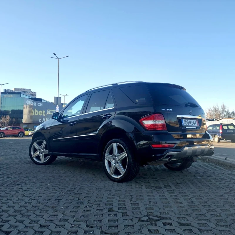 Mercedes-Benz ML 350 BLUETEC* 4Matic* AMG* Keyless* Designo* Подгрев* P, снимка 4 - Автомобили и джипове - 52968821