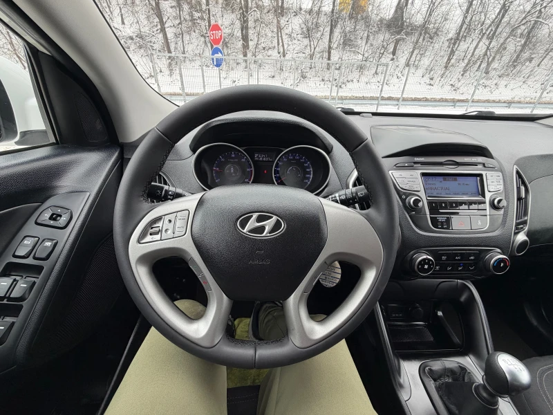 Hyundai IX35 1.7CRDI* TOP* KLIMATRONIK, снимка 12 - Автомобили и джипове - 53100492