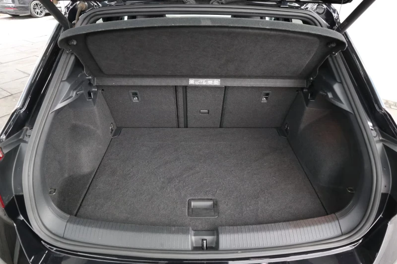 VW T-Cross R-LINE/300HP/AKRAPOVIC/PANO/4X4/CAM/DIGITAL/962v, снимка 7 - Автомобили и джипове - 53525601