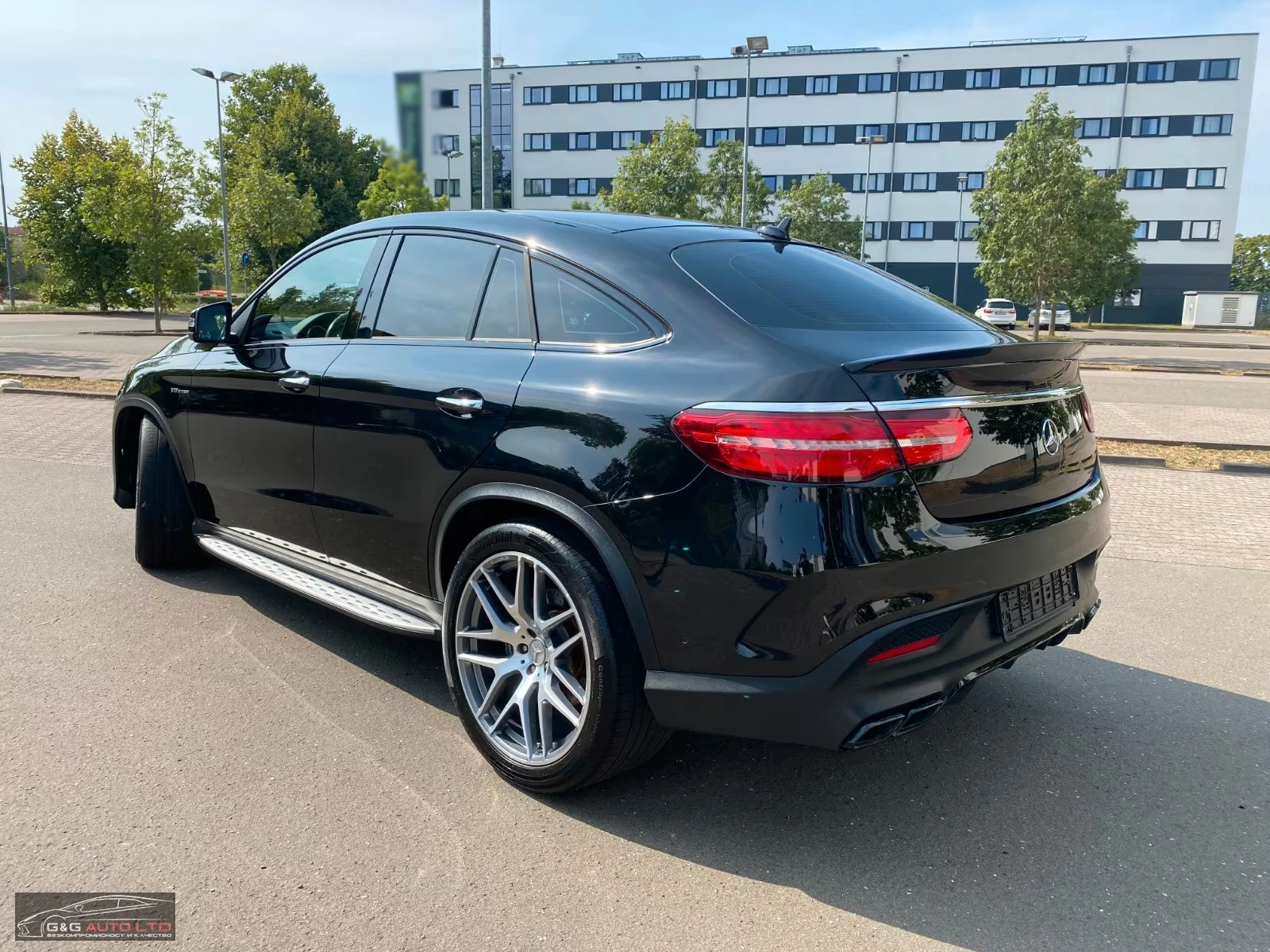 Mercedes-Benz GLE 63 AMG COUPE/V8/557HP/AIRMATIC/NIGHT-PACK/MEMO/KLESS/601f - изображение 4