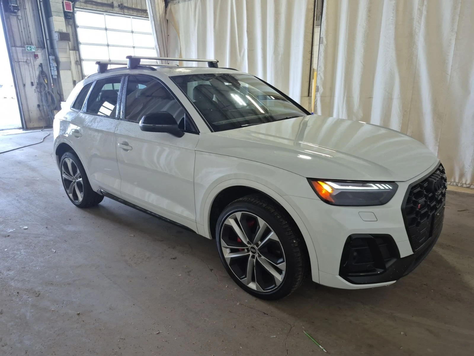 Audi SQ5 Technik /CARFAX /Панорама/Подгрев/Дистроник/, снимка 3 - Автомобили и джипове - 53728896