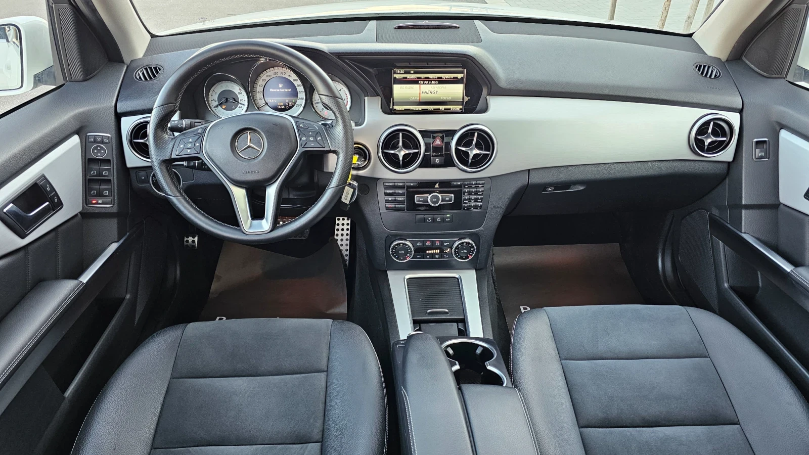 Mercedes-Benz GLK 220 CDI 4Matic/Sport-Paket (AMG)/Pano/Euro5, снимка 11 - Автомобили и джипове - 53731991