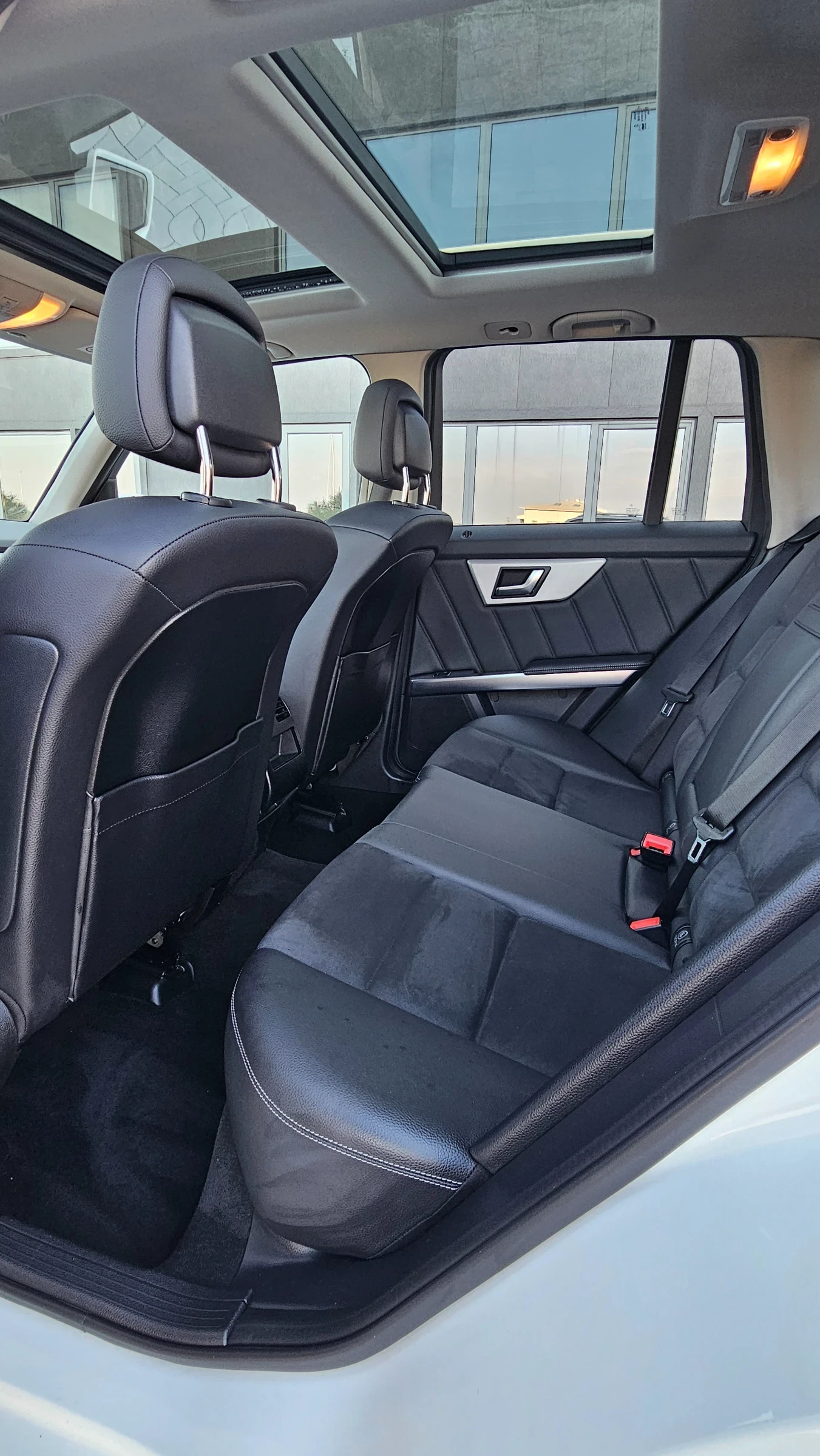 Mercedes-Benz GLK 220 CDI 4Matic/Sport-Paket (AMG)/Pano/Euro5, снимка 14 - Автомобили и джипове - 53731991