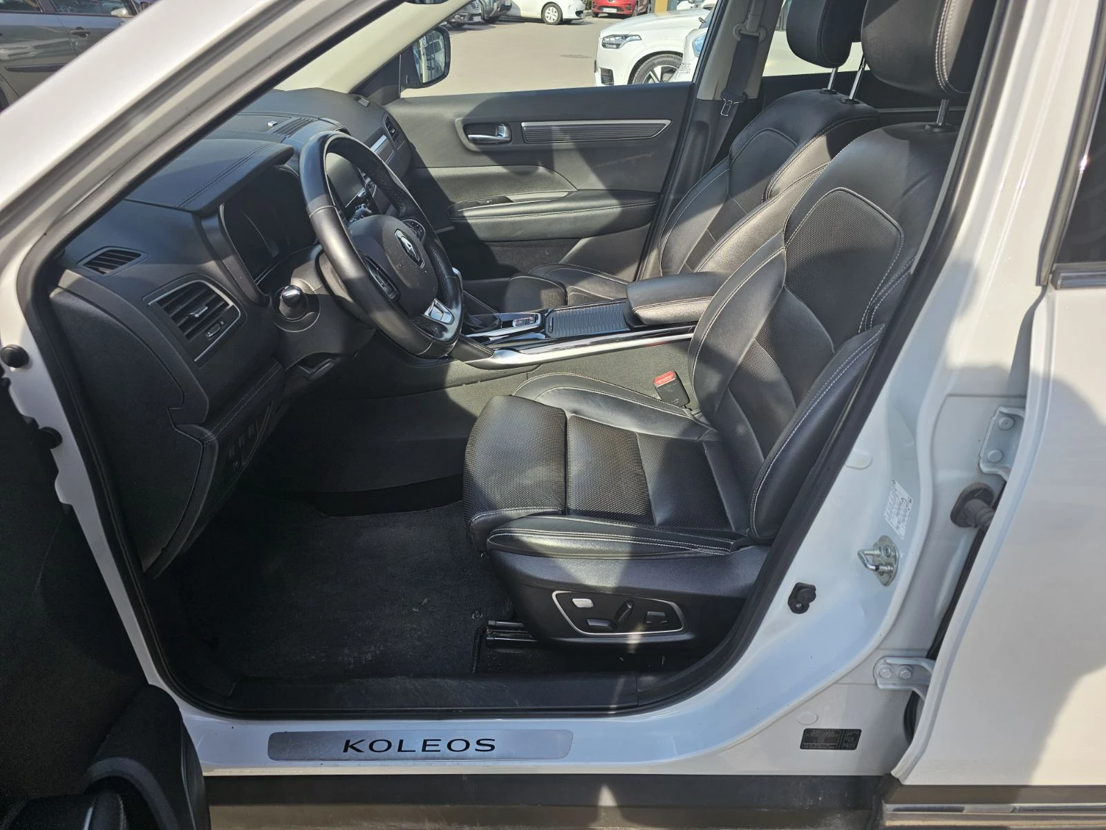 Renault Koleos 1.3 TCe 158 к.с. Бензин 4x2 Stop & Start, снимка 12 - Автомобили и джипове - 53987539