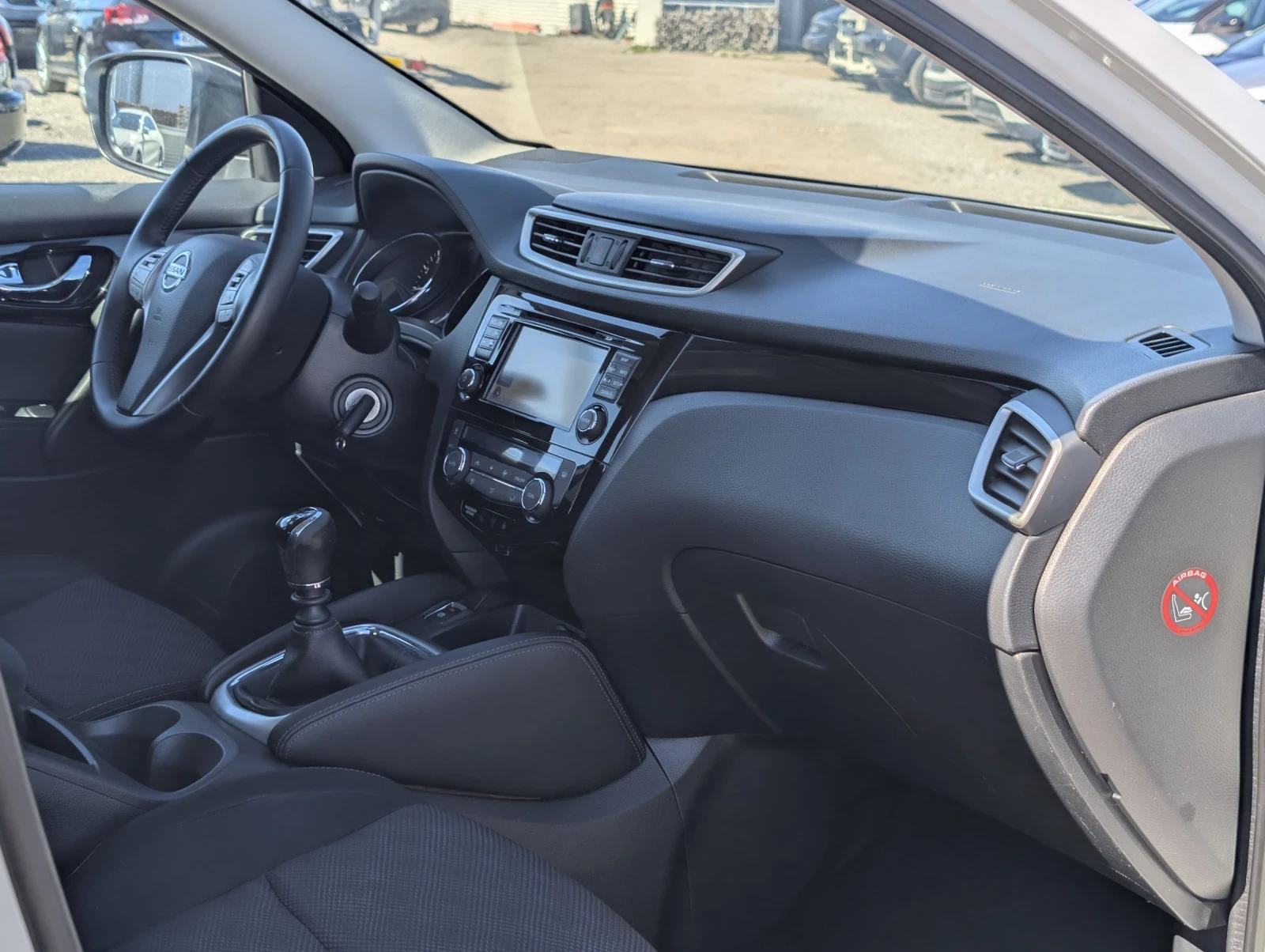 Nissan Qashqai 1.2бензин* камера* Нави* 133хил.км, снимка 12 - Автомобили и джипове - 54130544