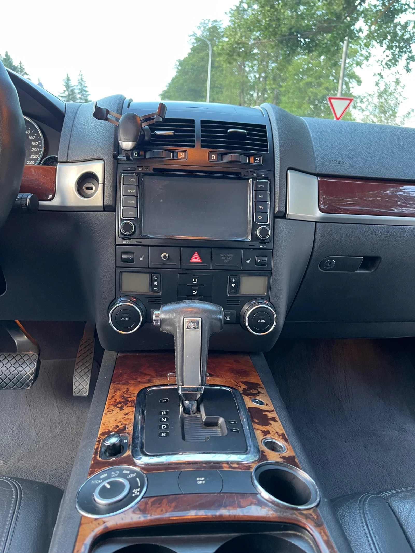 VW Touareg 3.0TDI, снимка 4 - Автомобили и джипове - 55243032