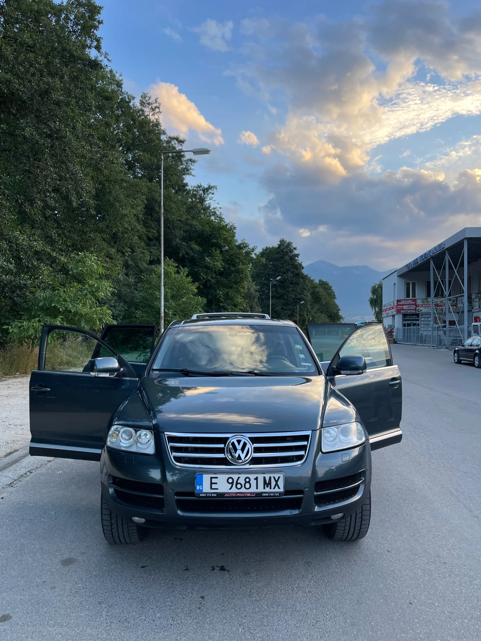 VW Touareg 3.0TDI, снимка 2 - Автомобили и джипове - 55243032