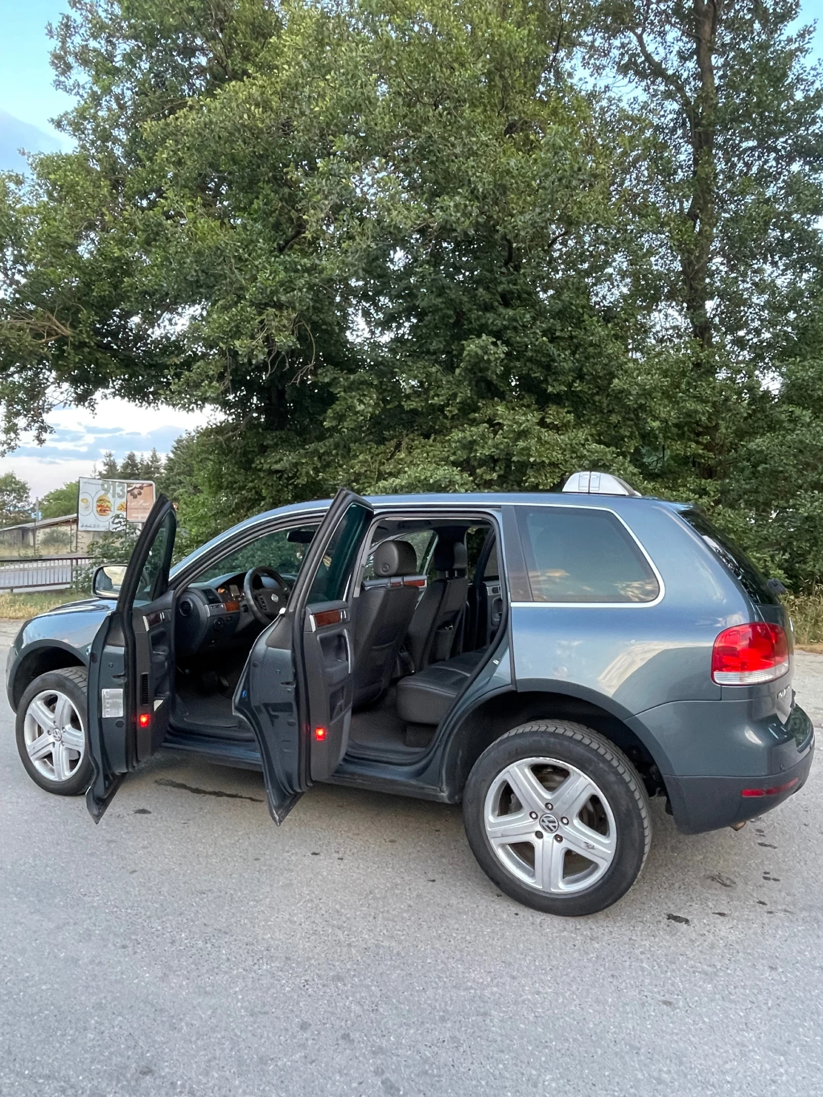 VW Touareg 3.0TDI, снимка 10 - Автомобили и джипове - 55243032