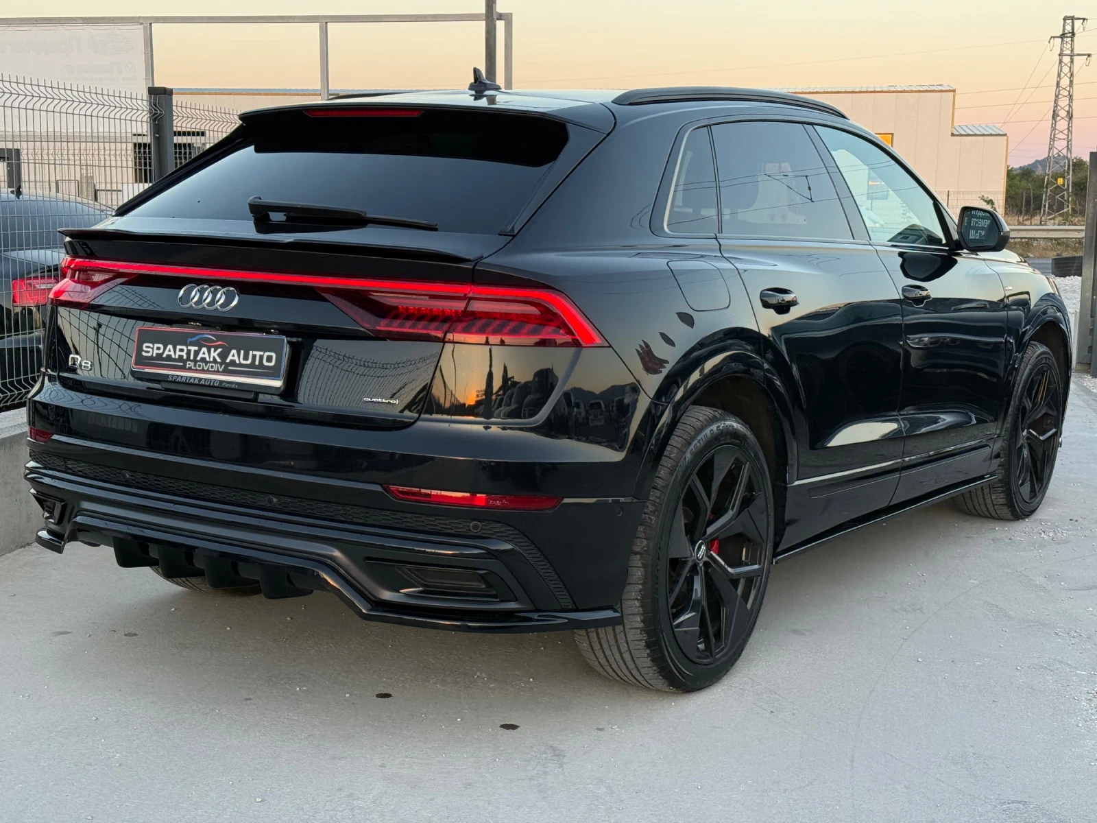 Audi Q8 55TFSI* 2022г* 81.000КМ* СЕРВИЗНА ИСТОРИЯ* , снимка 4 - Автомобили и джипове - 56153516