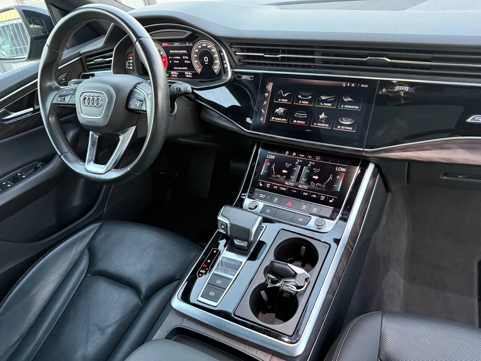 Audi Q8 55TFSI* 2022г* 81.000КМ* СЕРВИЗНА ИСТОРИЯ* , снимка 13 - Автомобили и джипове - 56153516