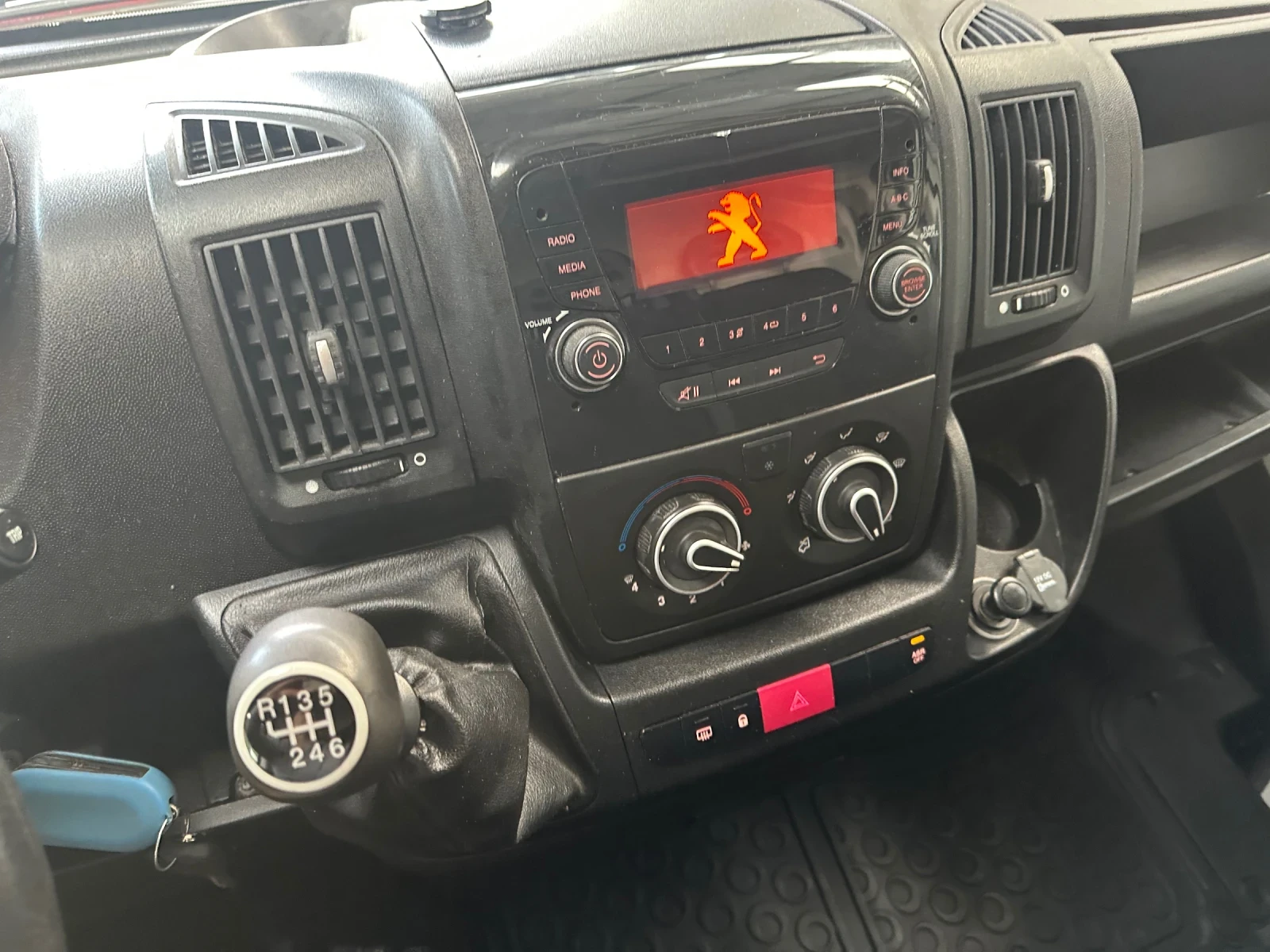 Peugeot Boxer 2.0HDi 130kc.6ск., снимка 12 - Бусове и автобуси - 54013471