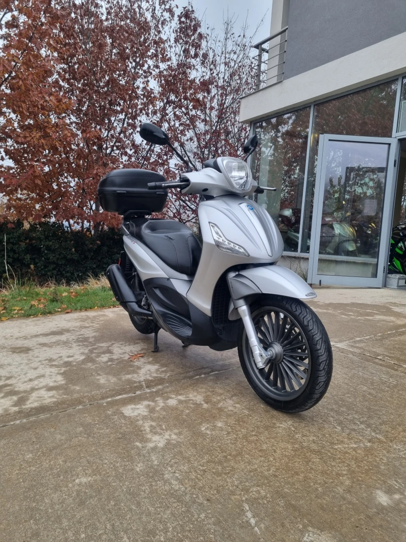 Piaggio Beverly 2019 300i LED ABS, снимка 2 - Мотоциклети и мототехника - 49474756