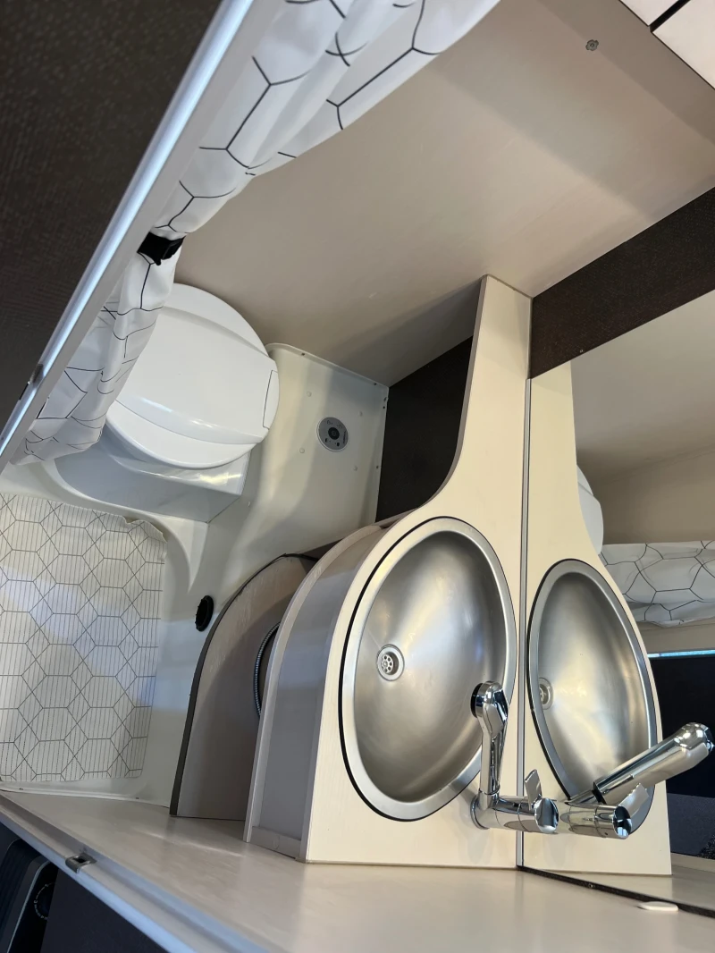 Каравана Dethleffs C Go 475 Климатик, Солар, Тента, снимка 10 - Каравани и кемпери - 51264547