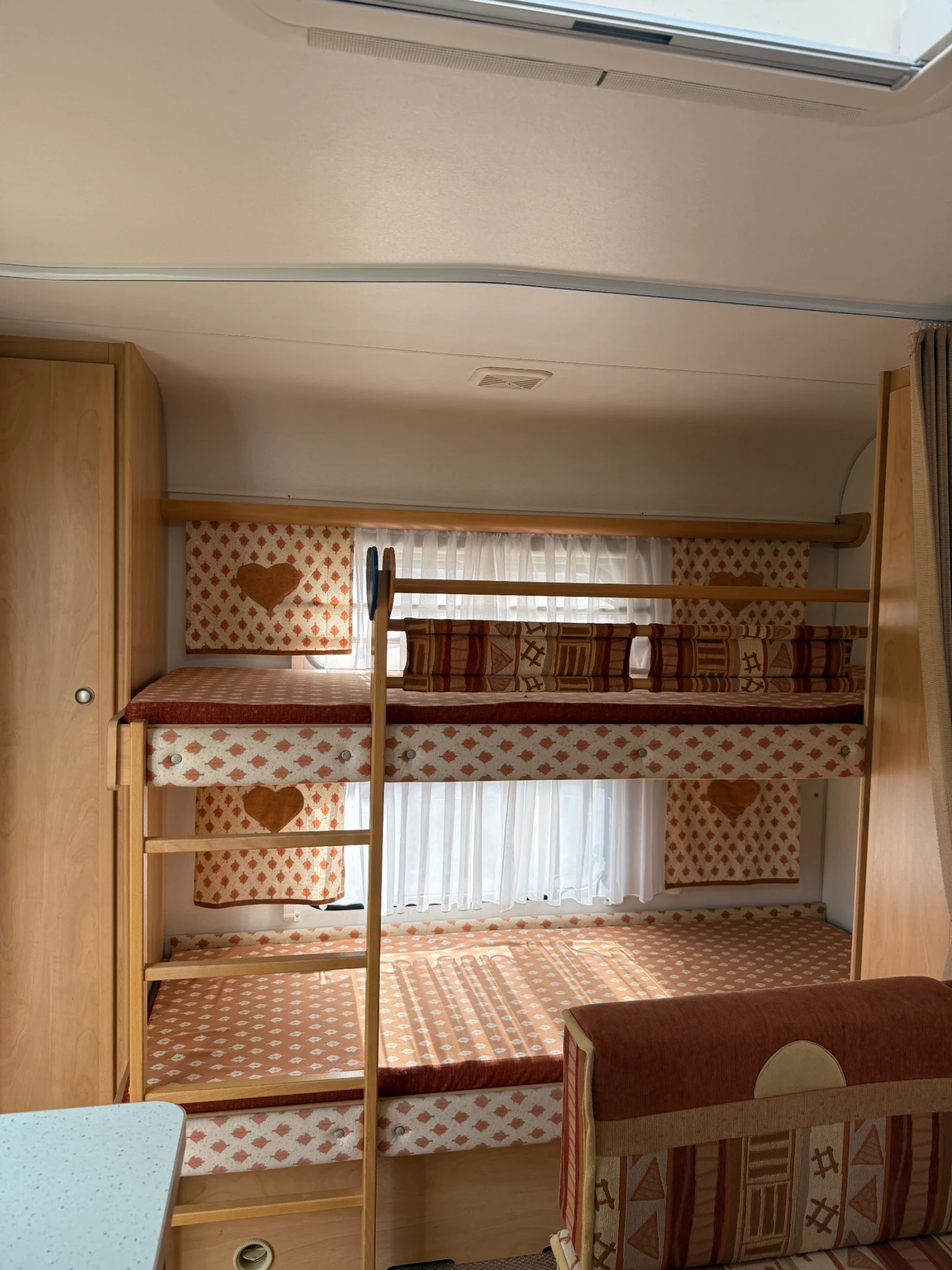 Каравана Burstner Ventana 550 Avantgarde - изображение 4