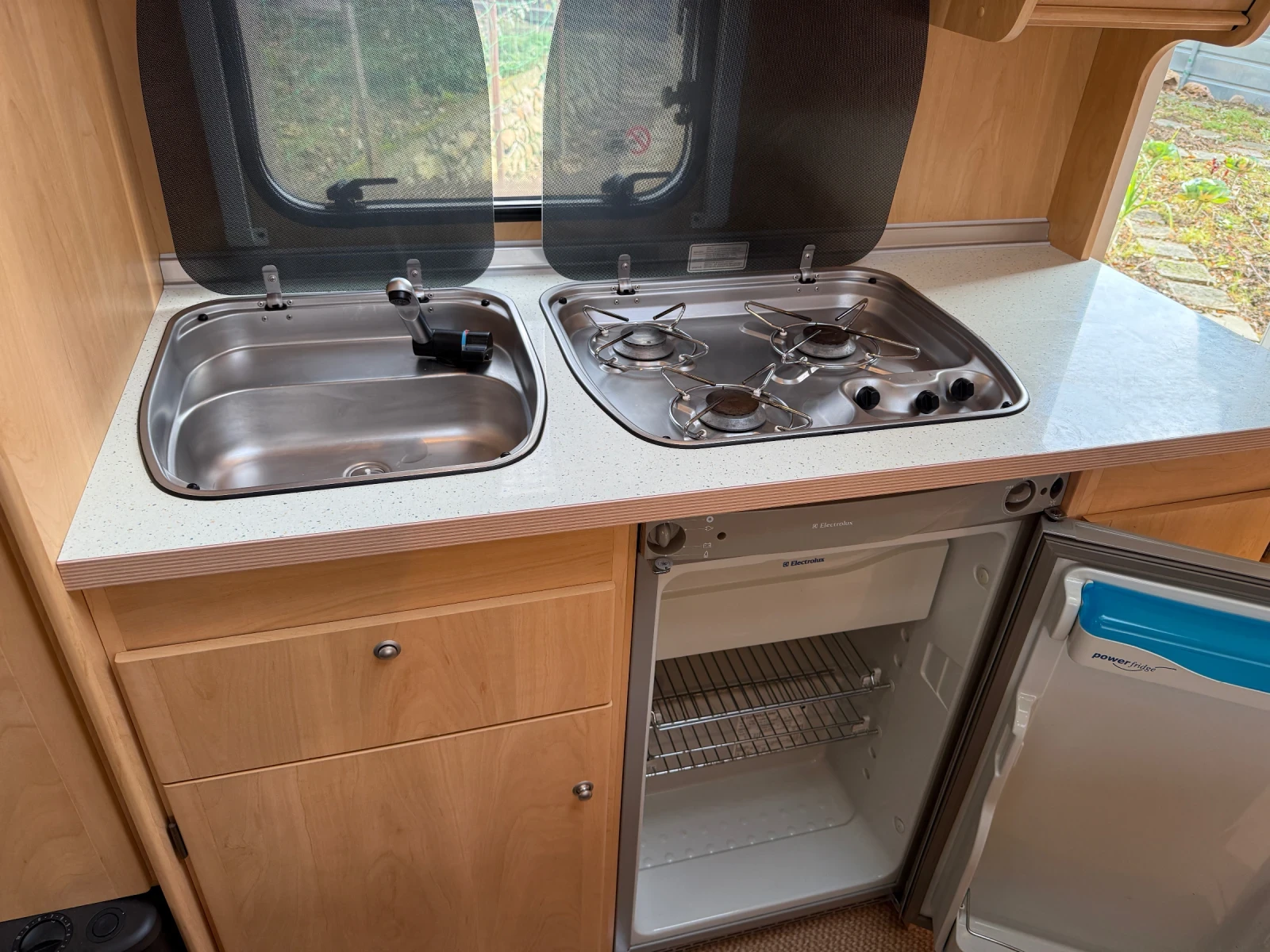 Каравана Burstner Ventana 550 Avantgarde - изображение 6