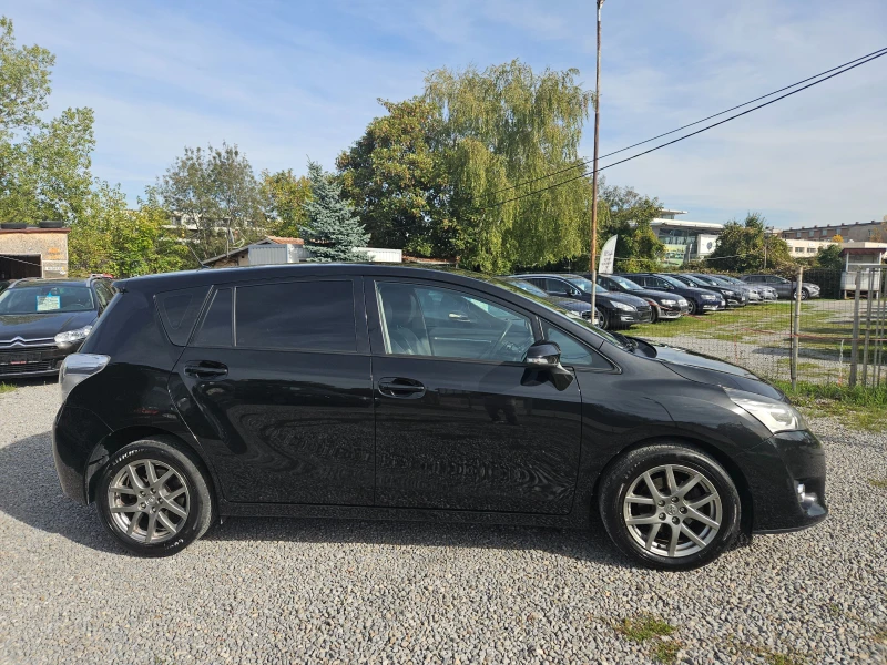 Toyota Verso 1.8 automat, снимка 12 - Автомобили и джипове - 47509720