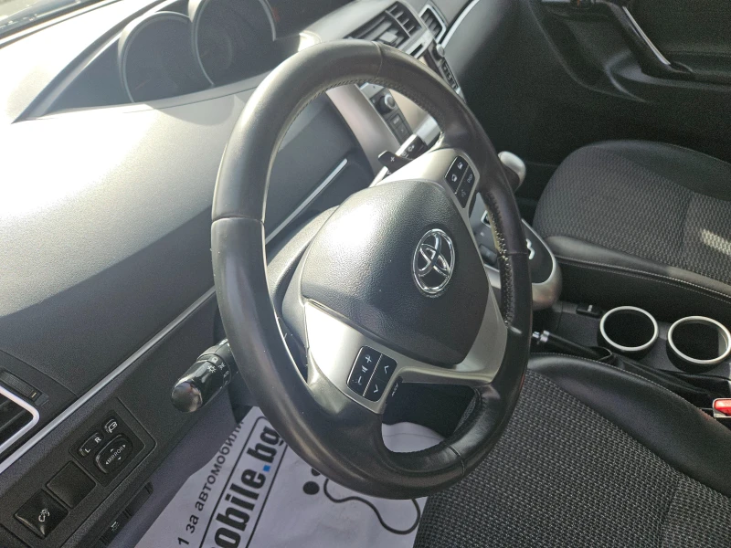 Toyota Verso 1.8 automat, снимка 13 - Автомобили и джипове - 47509720