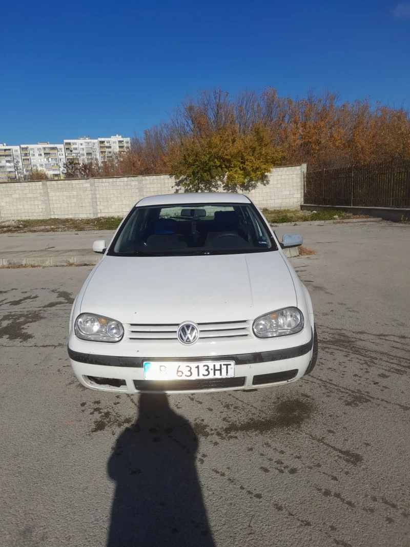 VW Golf, снимка 1 - Автомобили и джипове - 48097836