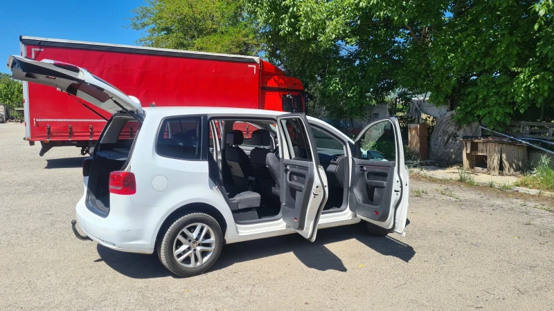 VW Touran, снимка 16 - Автомобили и джипове - 52408512