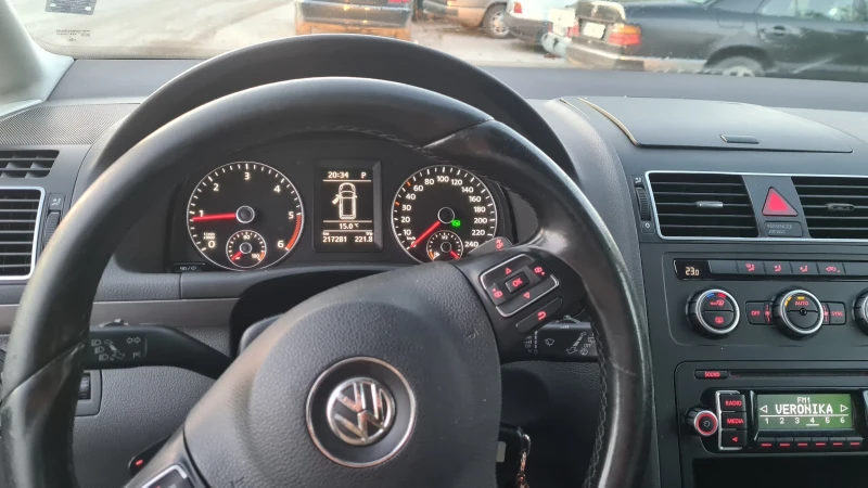 VW Touran, снимка 3 - Автомобили и джипове - 52408512