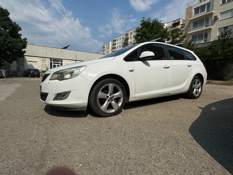 Opel Astra 1.4 Tfsi 140 lpg, снимка 3 - Автомобили и джипове - 51034167
