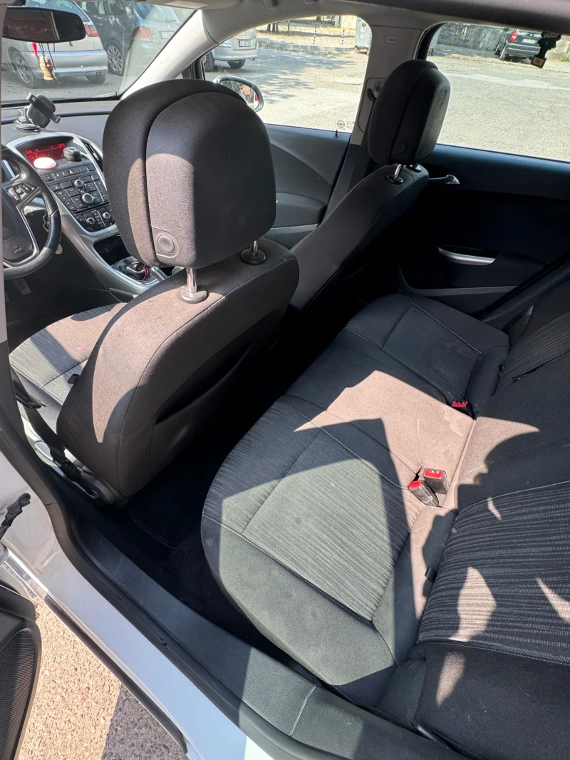 Opel Astra 1.4 Tfsi 140 lpg, снимка 10 - Автомобили и джипове - 51034167